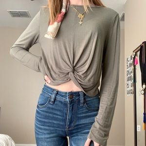Long sleeve crop